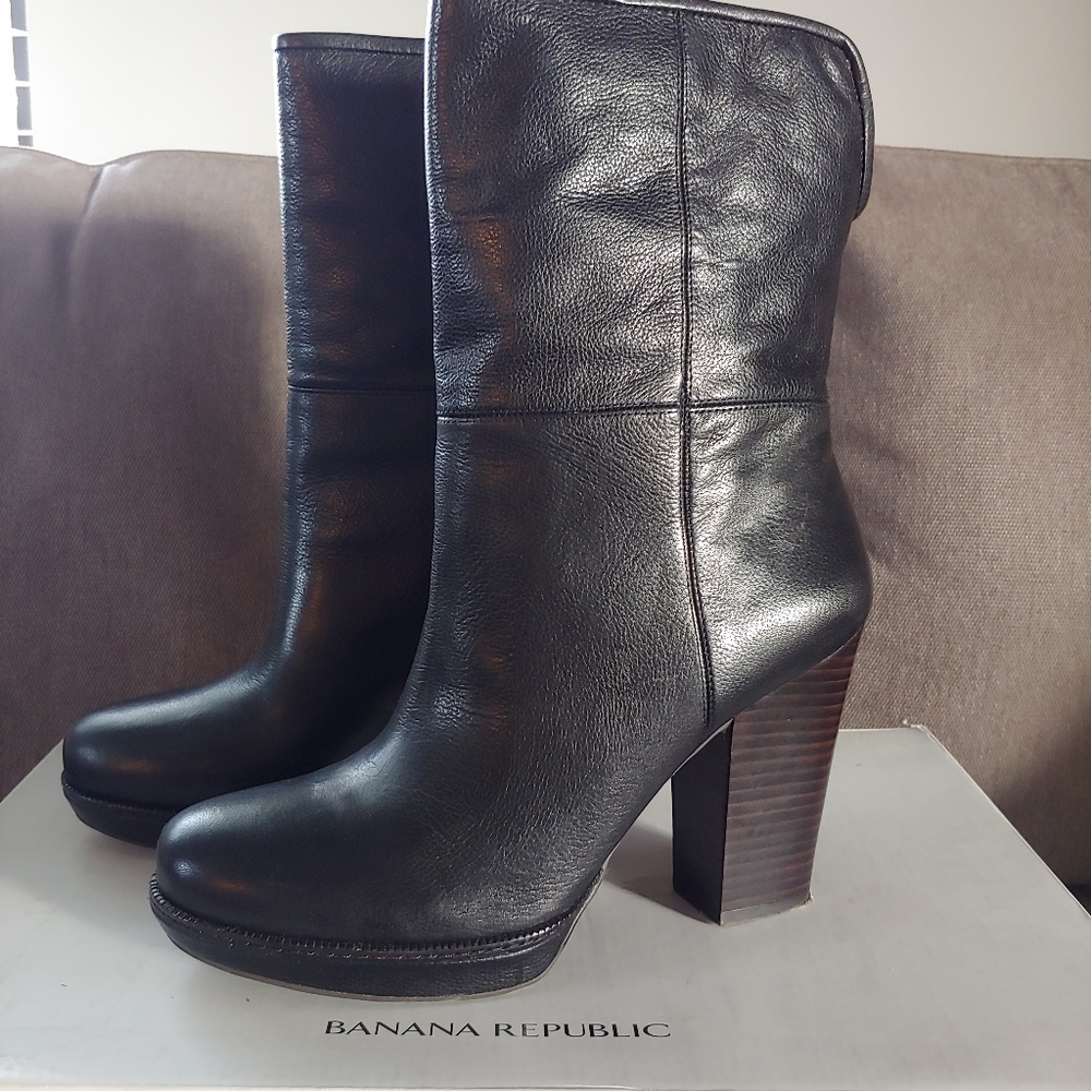 Women's Platform Boots Banana Republic Size 8